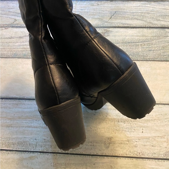 Forever Amazon black chunky platform booties boots. 7.5 - Picture 9 of 12